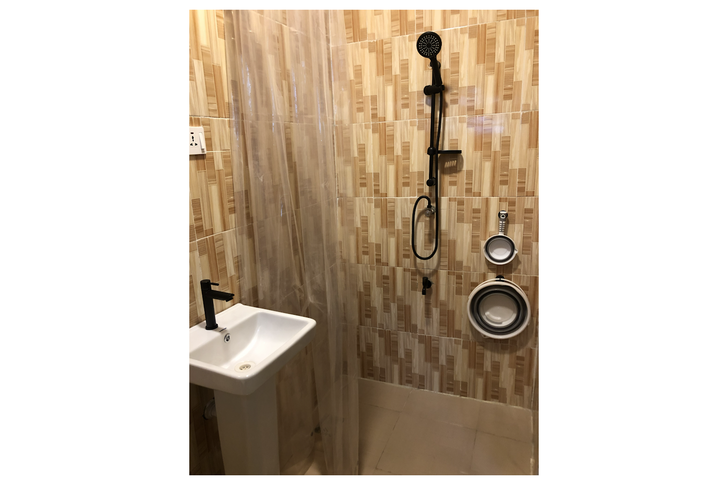Room & Parlour – 6-Bed Bunk Suite (The Nest)